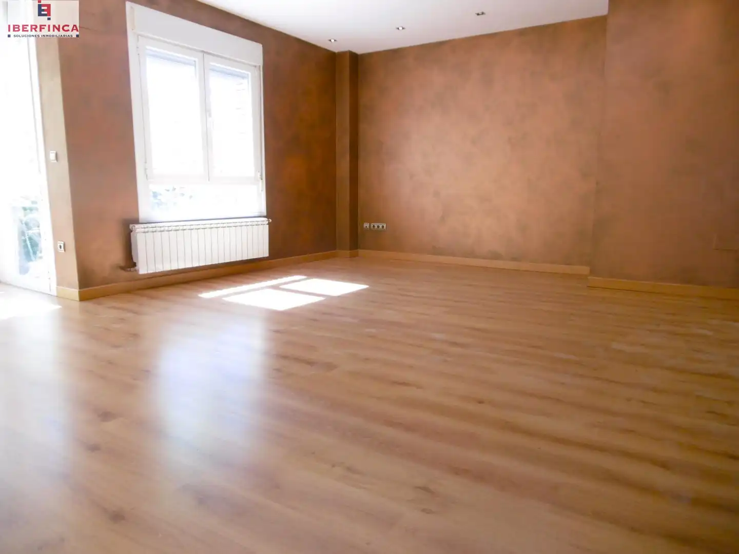 Sala d'estar de Pis en venda en Valladolid amb Calefacció i Traster