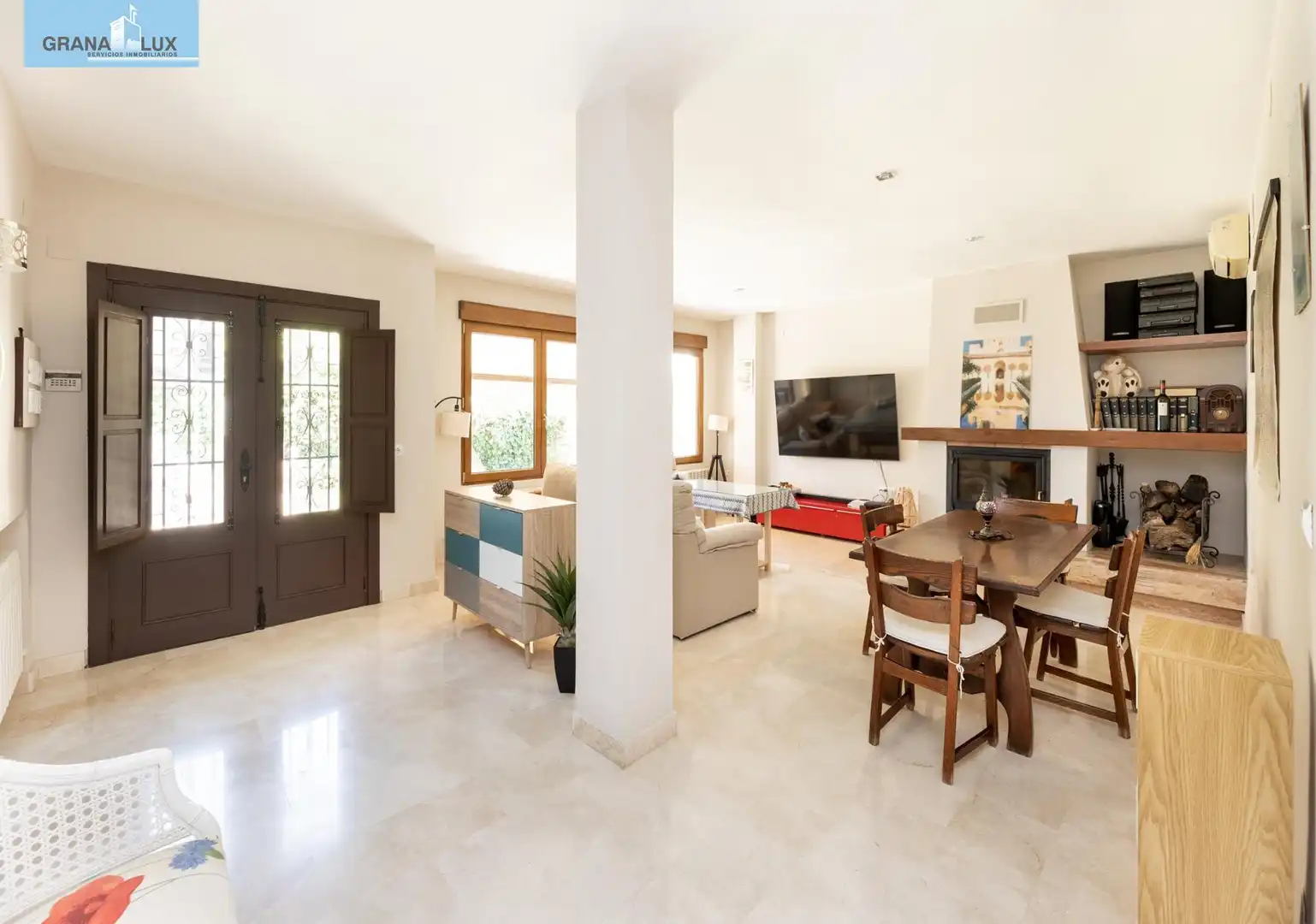 Sala d'estar de Casa o xalet en venda en Albolote amb Aire condicionat, Calefacció i Jardí privat