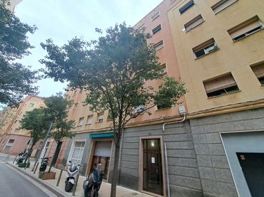 Pis amb ascensor en venda a Carrer de Travau
