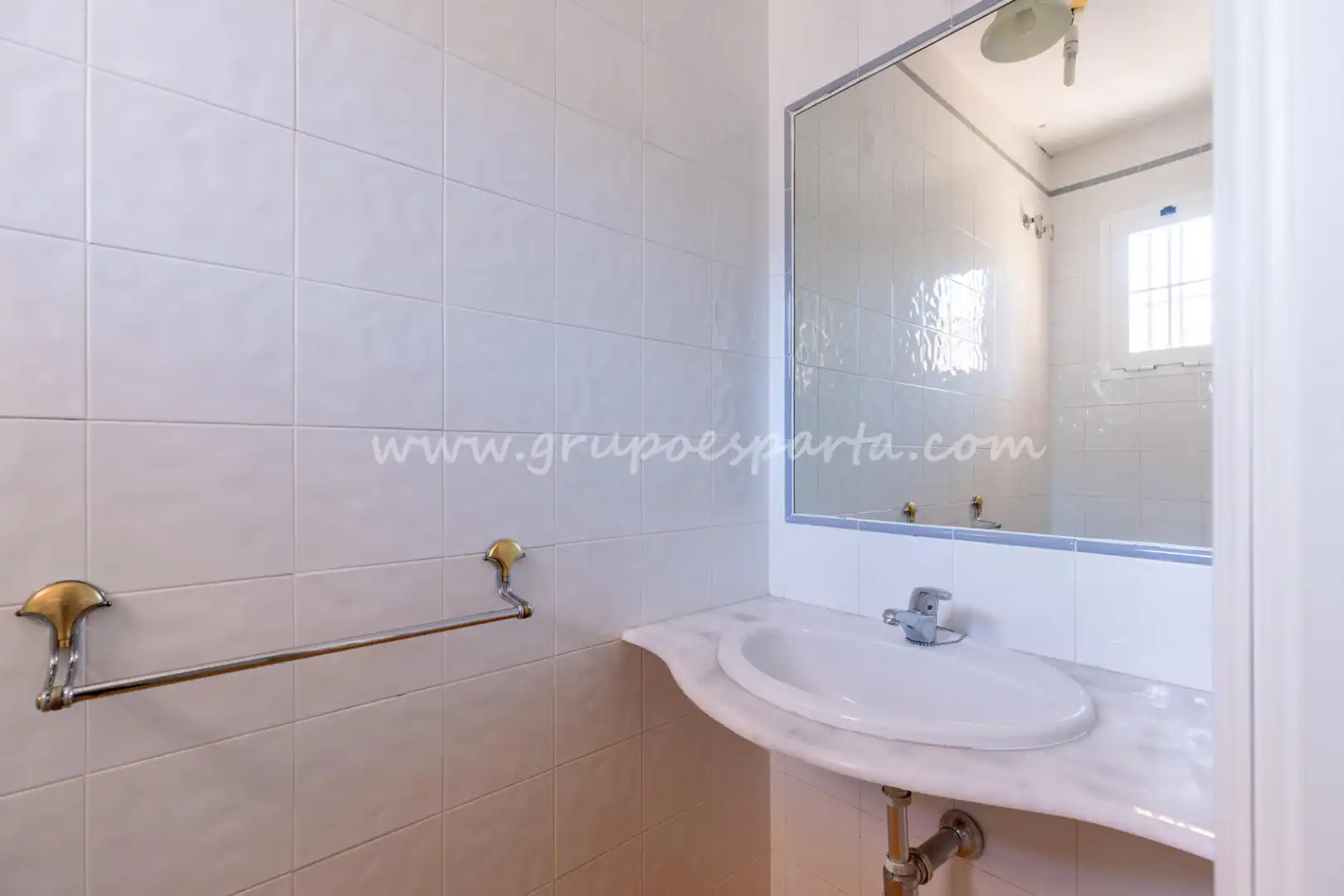 Bathroom of Detached homes for sale in Espartinas  with Air Conditioner, Heating and Oven