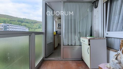 Foto 2 de Piso en venta en Kalero - Basozelai, Basauri