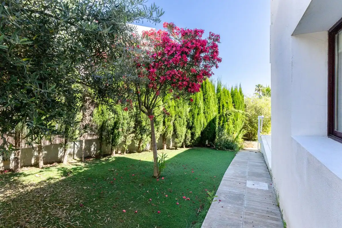 Garden of Houses for sale in Chiva  with Heating, Private garden and Storage room
