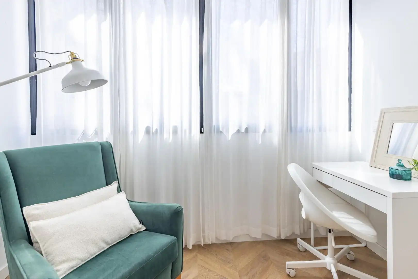 Bedroom of Flat for sale in Valencia  with Air Conditioner, Heating and Storage room