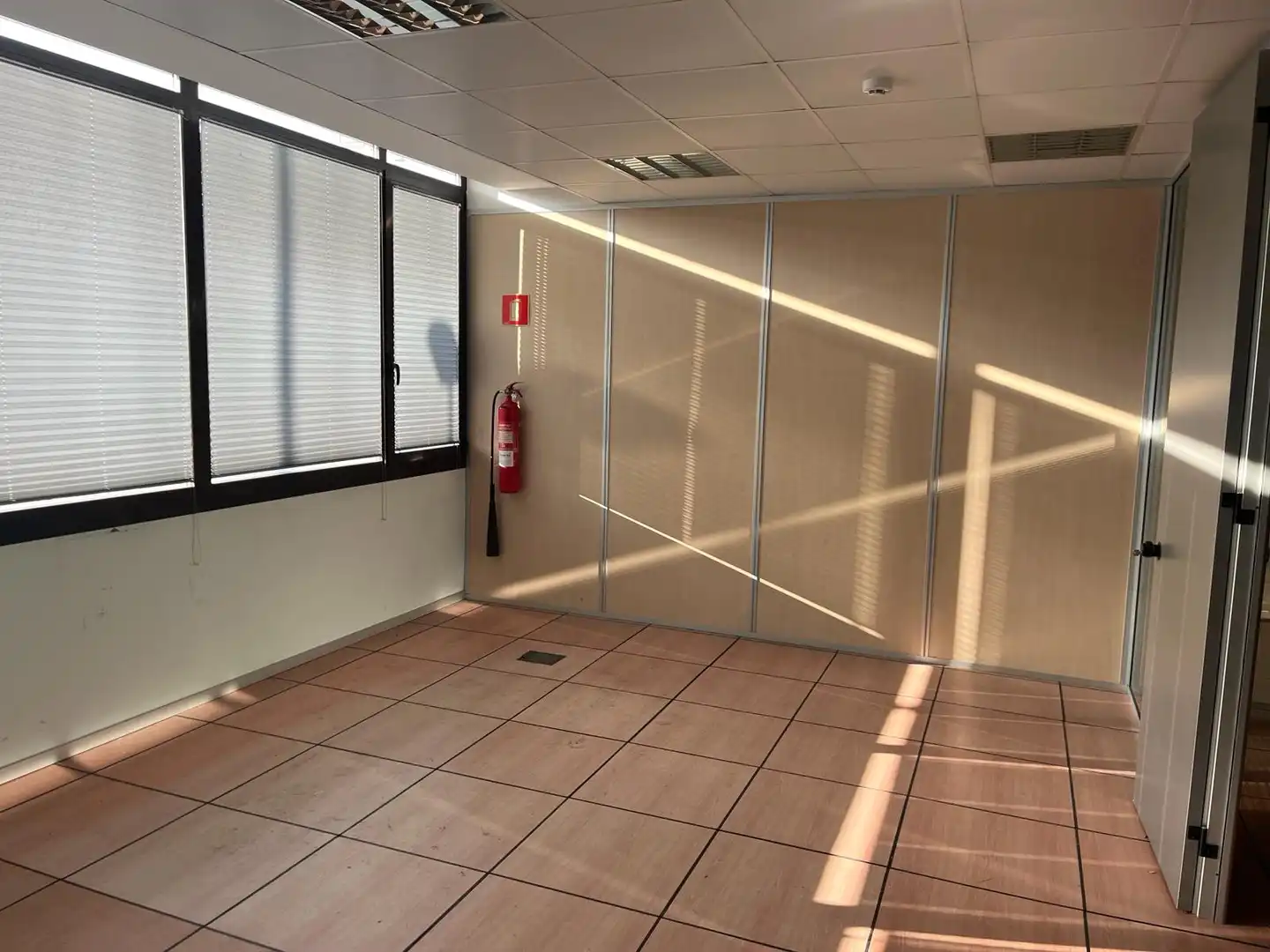 Büro zur Miete in N/A, Azken Portu - Behobia