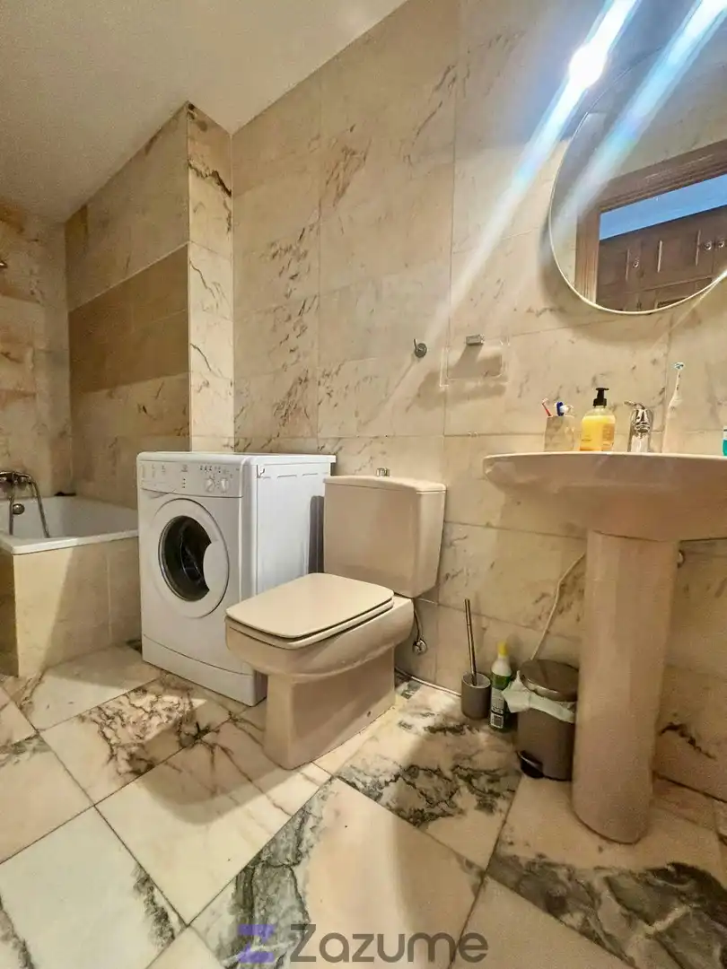 Baño de Estudio de alquiler en Madrid con Aire acondicionado, Calefacción y Parquet