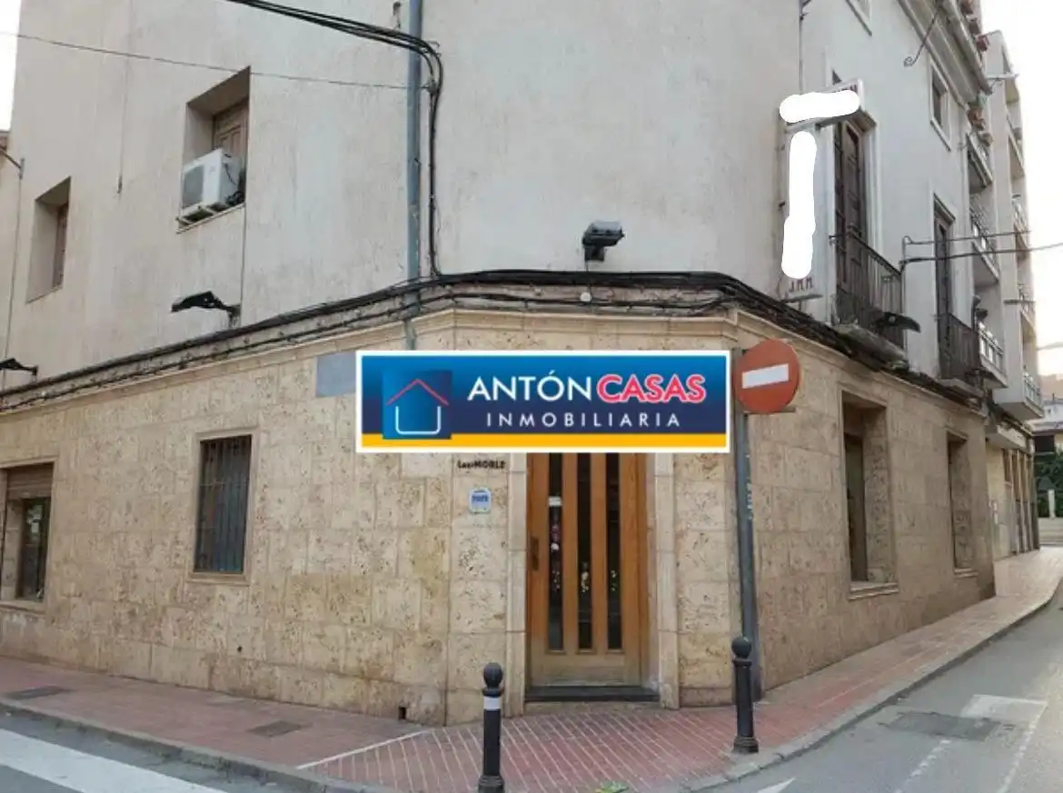 Casa amb terrassa en venda a Monóvar  / Monòver