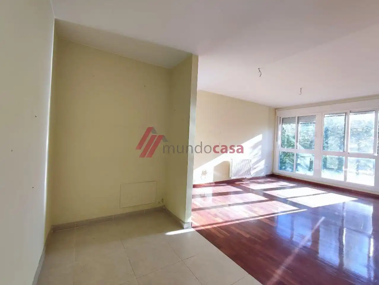 Living room of Flat for rent in Narón  with Heating, Parquet flooring and Storage room