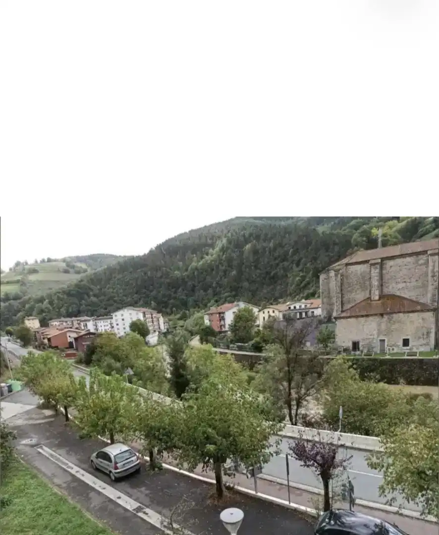 Vista exterior de Pis en venda en Legorreta amb Jardí privat, Parquet i Moblat