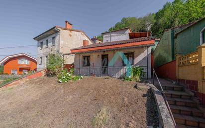 Vista exterior de Casa o xalet en venda en Mieres (Asturias) amb Terrassa