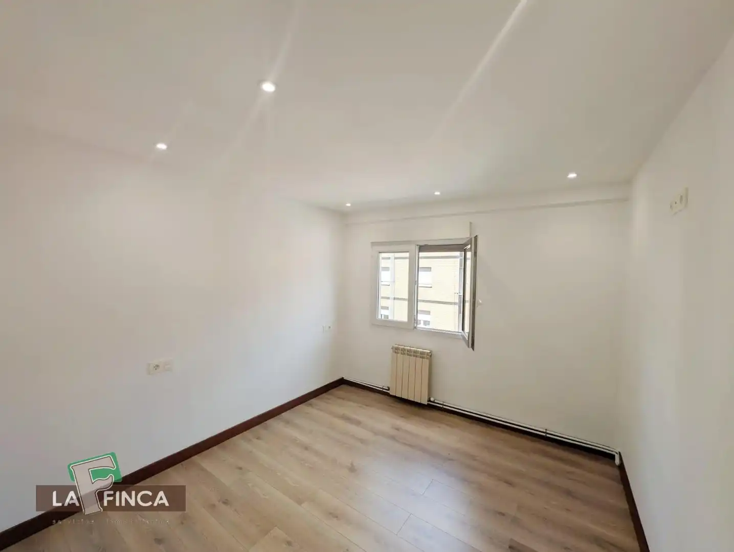 Flat for rent in Oviedo   with Heating
