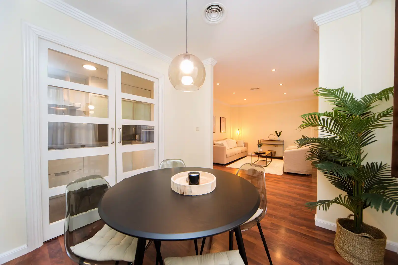 Dining room of Flat for sale in Granada  with Air Conditioner, Heating and Parquet flooring
