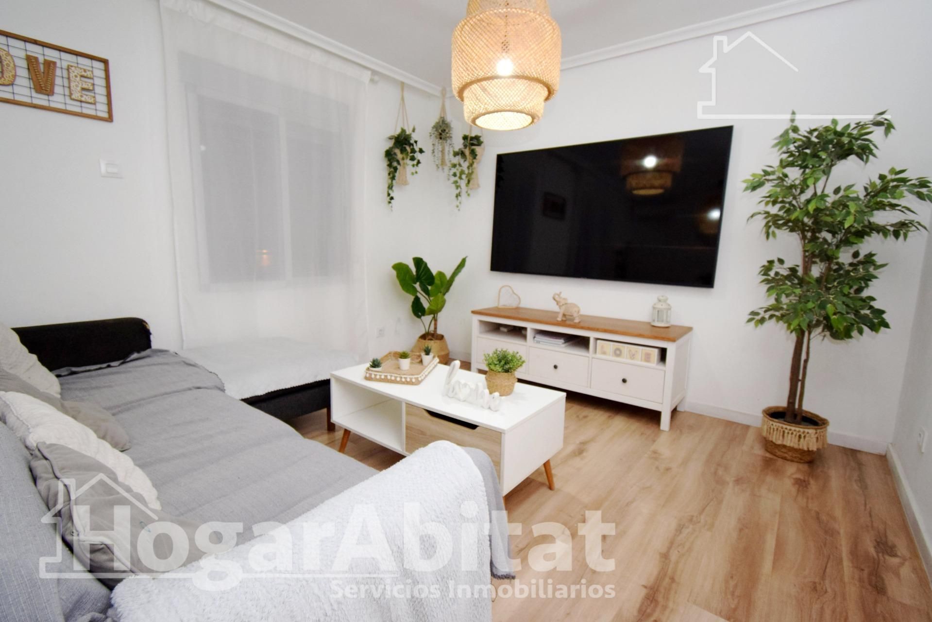 Sala d'estar de Pis en venda en Alfafar amb Aire condicionat, Calefacció i Parquet