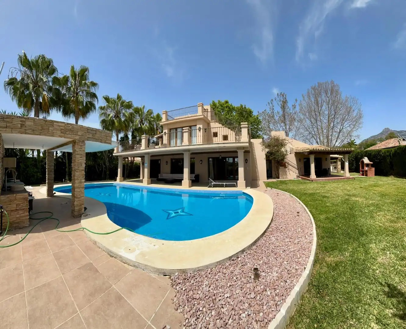 Villa con terrazza in vendita a Milla de Oro