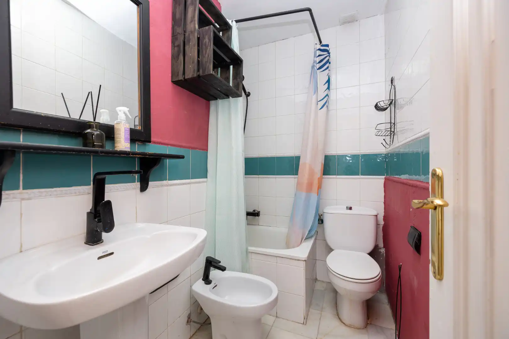 Badezimmer von Wohnung zur Miete in Granada mit Heizung, Möbliert und Waschmaschine
