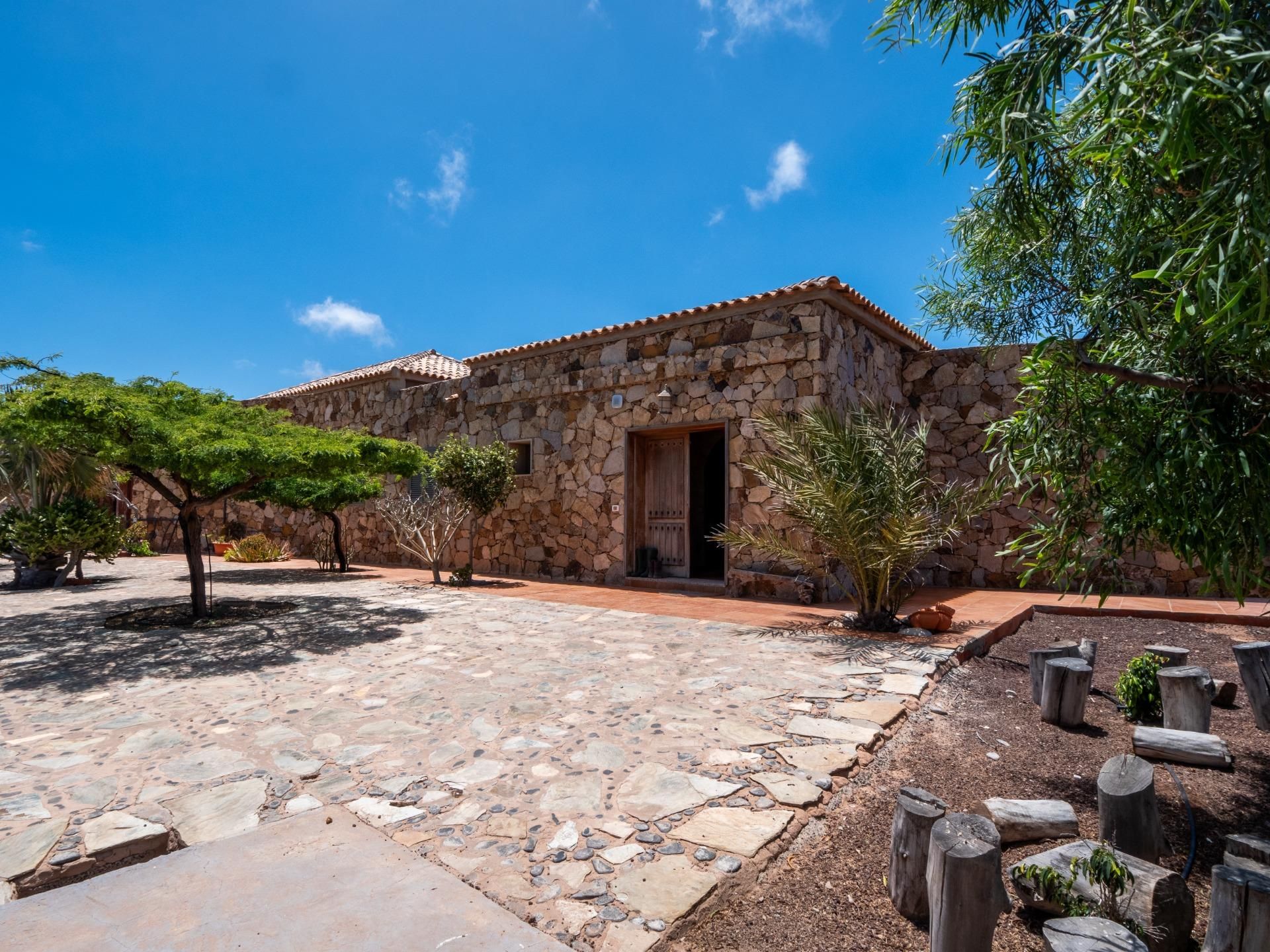 Exterior view of House or chalet for sale in Pájara  with Air Conditioner, Heating and Private garden