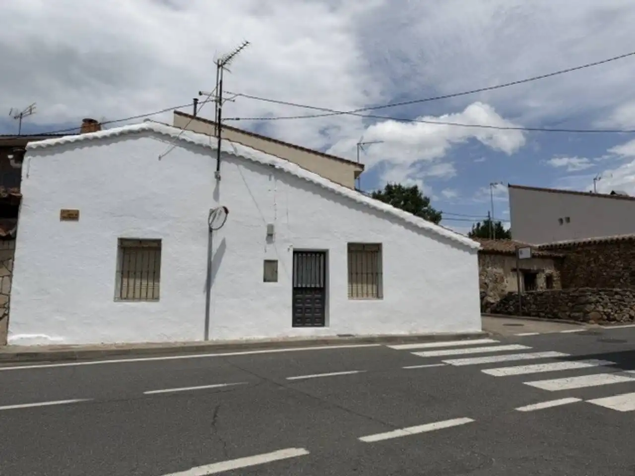 Exterior view of Houses for sale in Gargantilla del Lozoya  with Heating and Furnished
