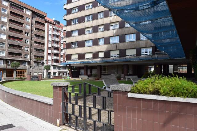 Piso en Venta en Calle HNOS MENENDEZ PIDAL, 24 en Llamaquique