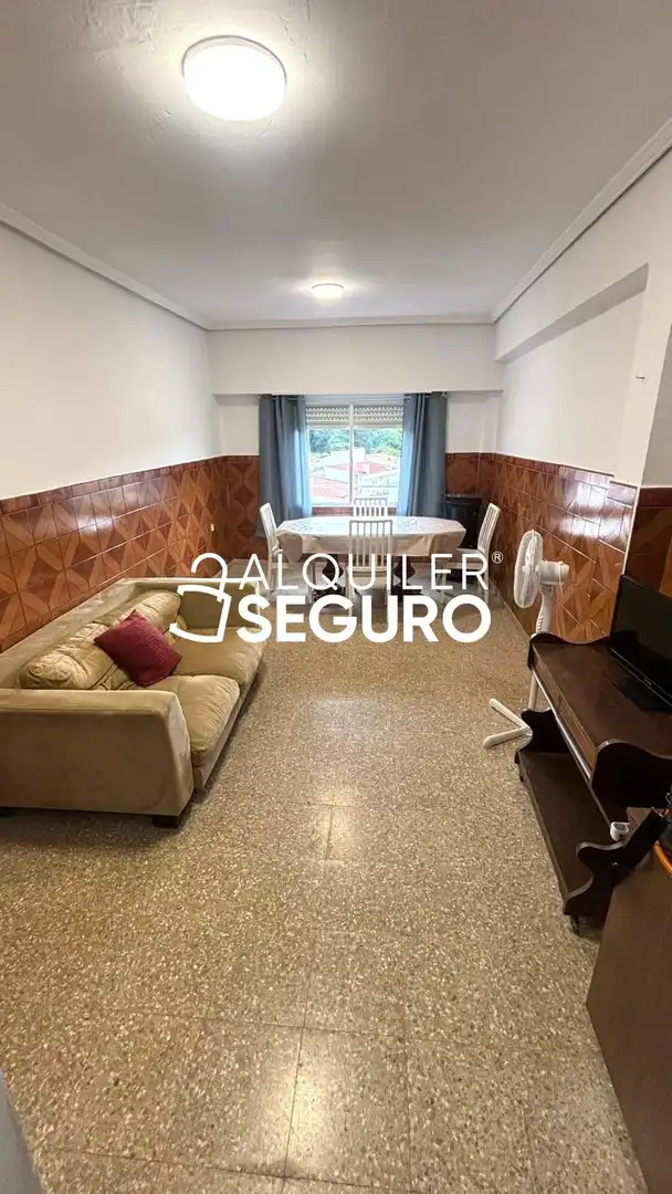 Vista exterior de Piso de alquiler en Chelva con Terraza y Amueblado