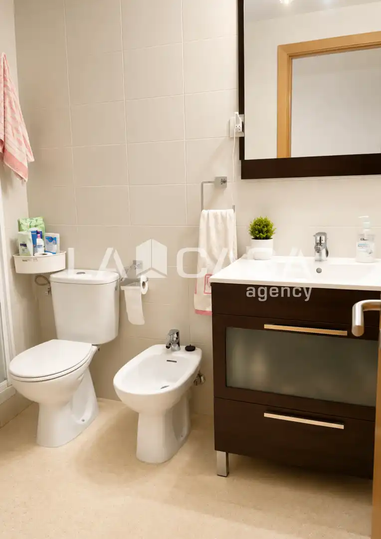 Baño de Piso en venta en Badalona con Terraza, Trastero y Balcón