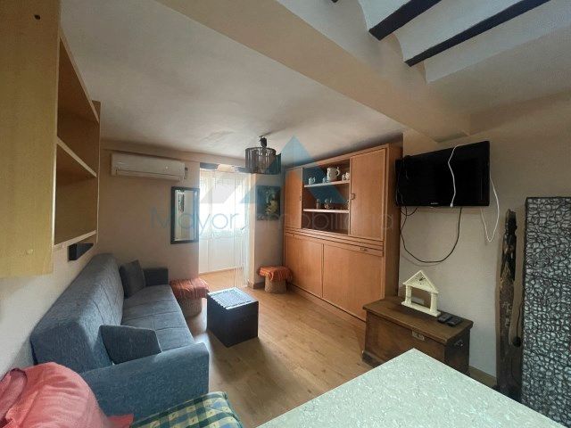 Sala d'estar de Estudi en venda en Alcalá de Henares amb Aire condicionat, Calefacció i Parquet