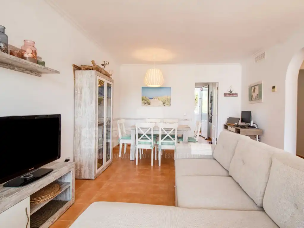 Sala de estar de Apartamento en venta en Es Mercadal con Terraza, Piscina y Piscina comunitaria
