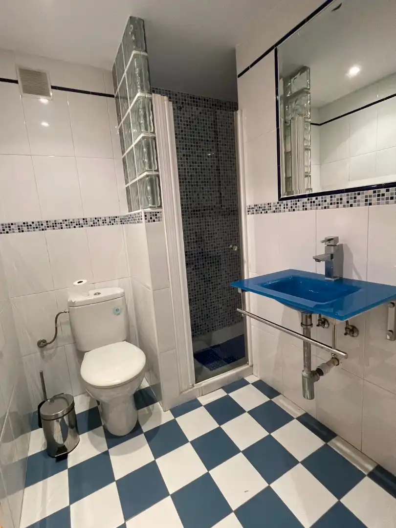 Badezimmer von Wohnung zum Verkauf in Málaga mit Klimaanlage und Terrasse