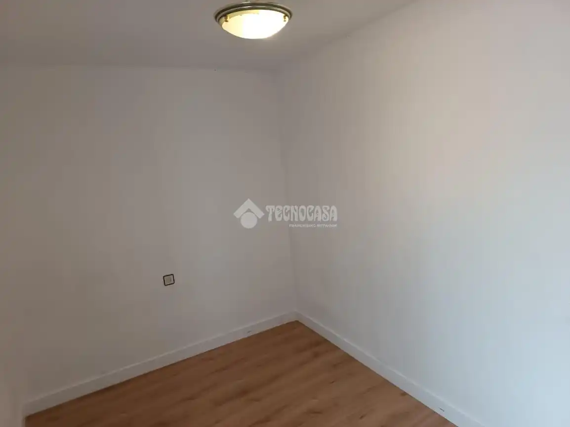 Schlafzimmer von Wohnung zur Miete in Calera y Chozas mit Balkon