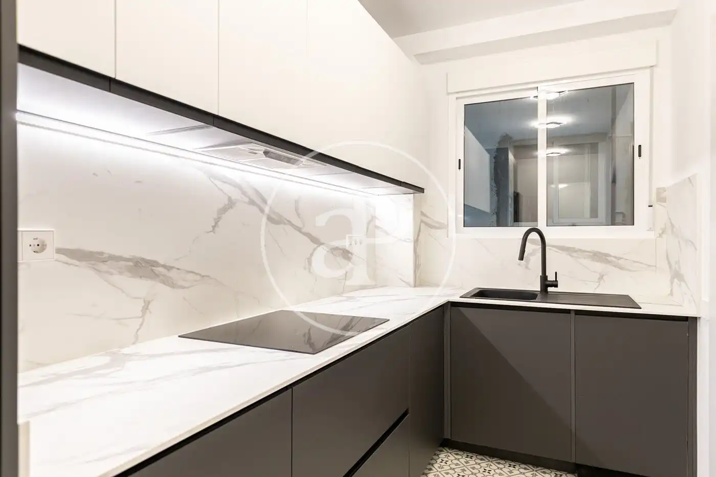 Küche von Wohnung zum Verkauf in Barcelona mit Klimaanlage, Heizung und Möbliert
