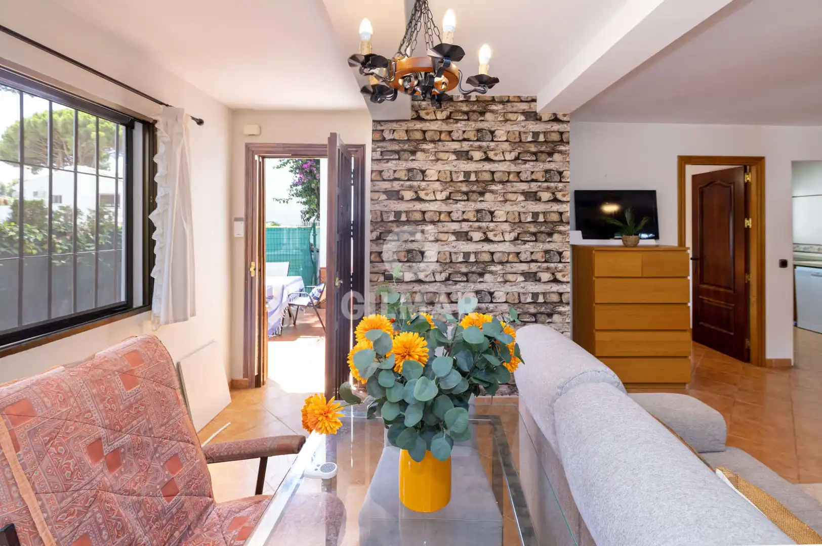 Sala de estar de Casa adosada en venta en Estepona con Jardín privado