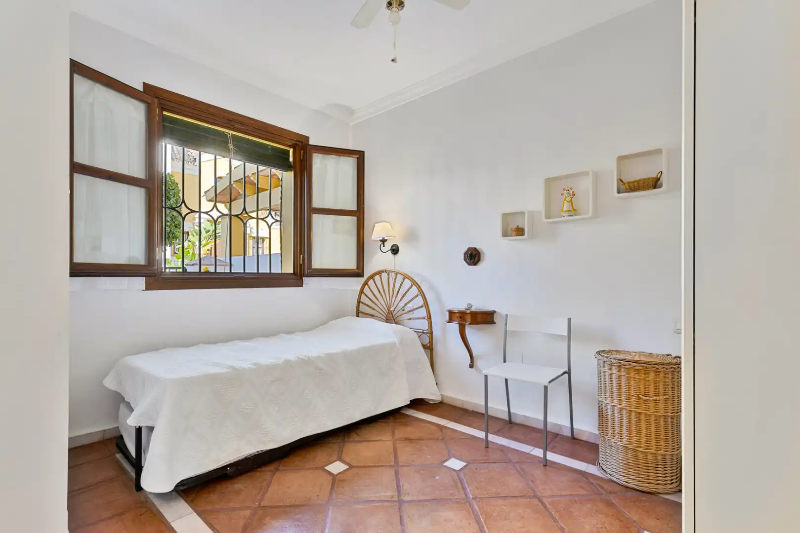 Habitación de Casa o chalet en venta en Marbella con Terraza y Piscina comunitaria