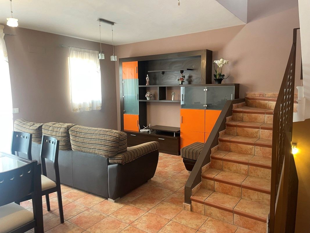 Living room of Single-family semi-detached for sale in Ador  with Terrace, Storage room and Furnished