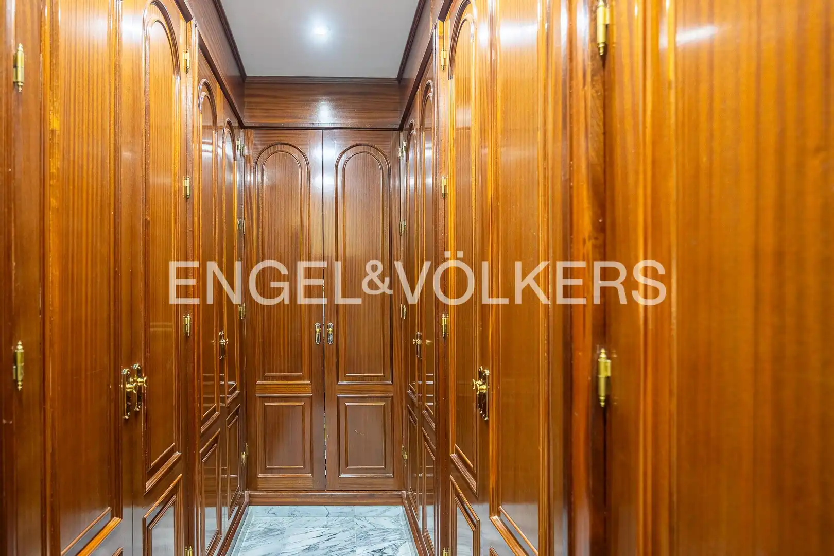 Houses for sale in Sevilla  with Air Conditioner, Heating and Private garden
