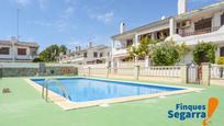 Vista exterior de Planta baixa en venda en El Vendrell amb Aire condicionat, Terrassa i Piscina comunitària