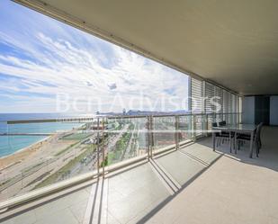 Exterior view of Flat to rent in  Barcelona Capital  with Air Conditioner and Terrace