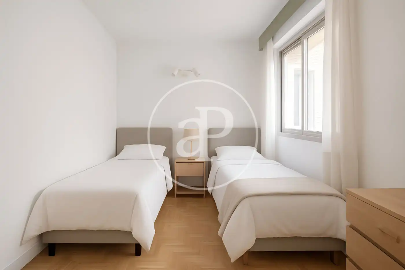 Habitación de Ático en venta en Madrid con Calefacción y Terraza