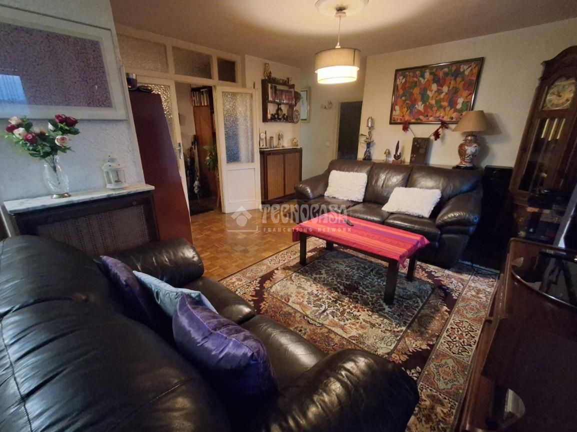 Sala d'estar de Pis en venda en  Madrid Capital amb Calefacció