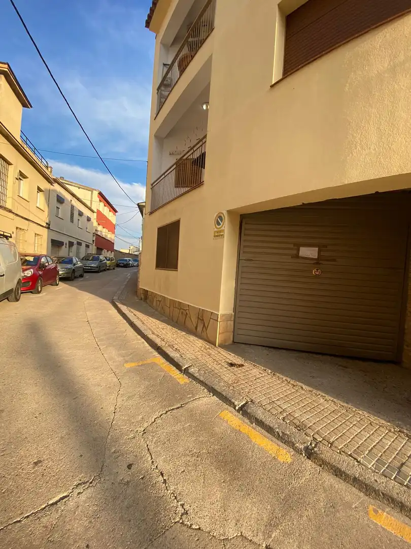 Aparcament de Local en venda en Gelida