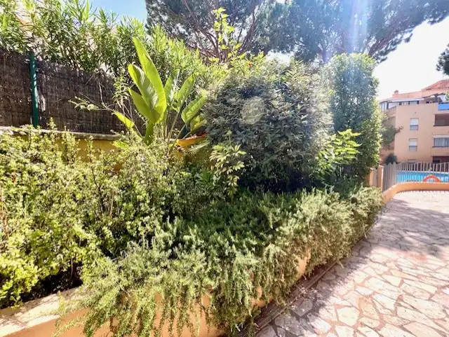 Jardí de Pis en venda en Marbella amb Aire condicionat, Calefacció i Moblat