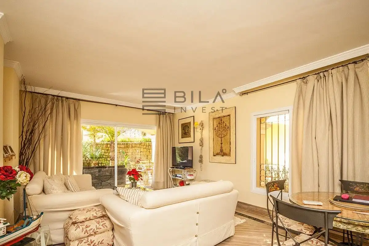 Sala d'estar de Pis en venda en Marbella