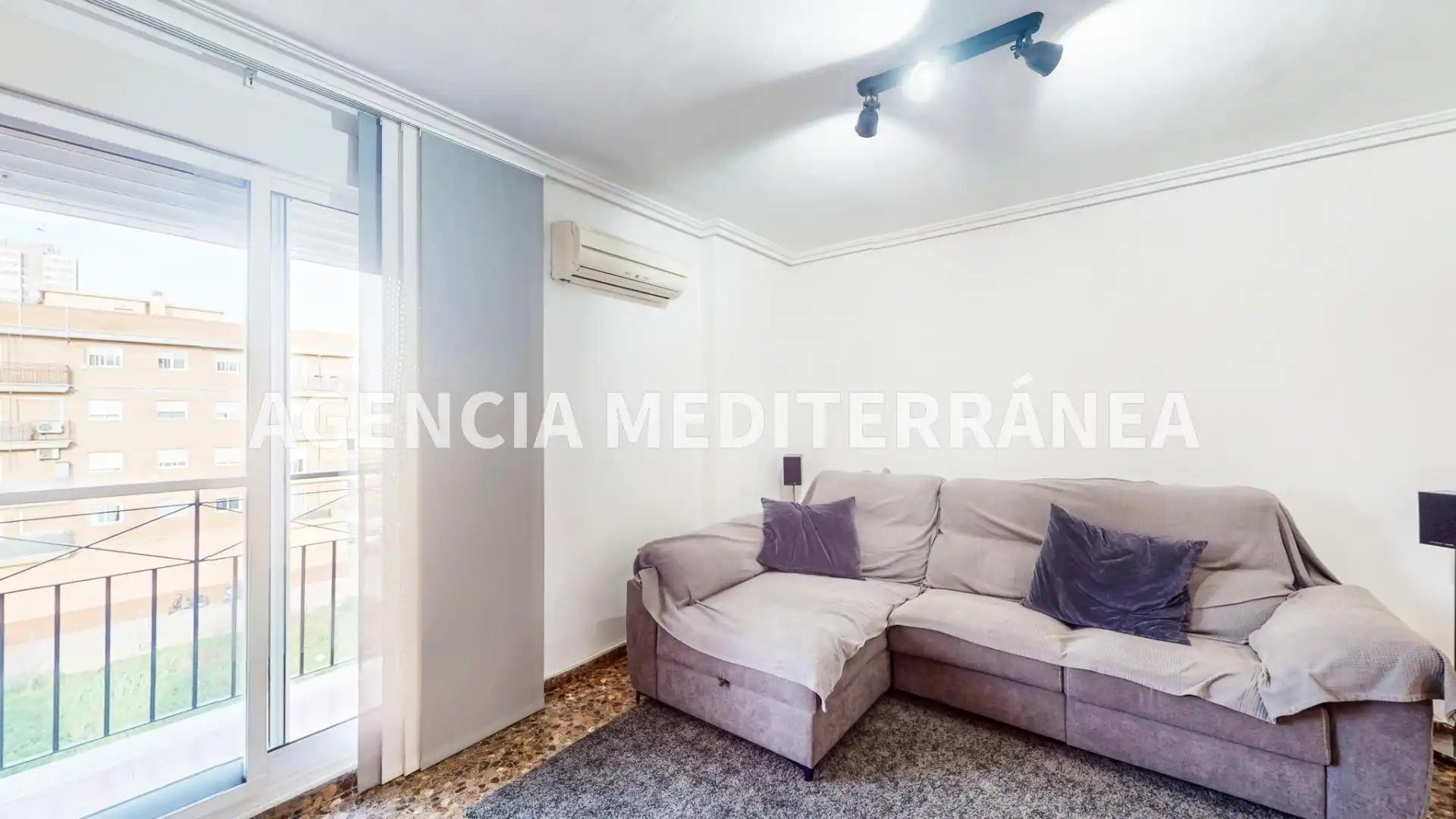 Habitación de Piso en venta en Valencia con Aire acondicionado, Trastero y Balcón