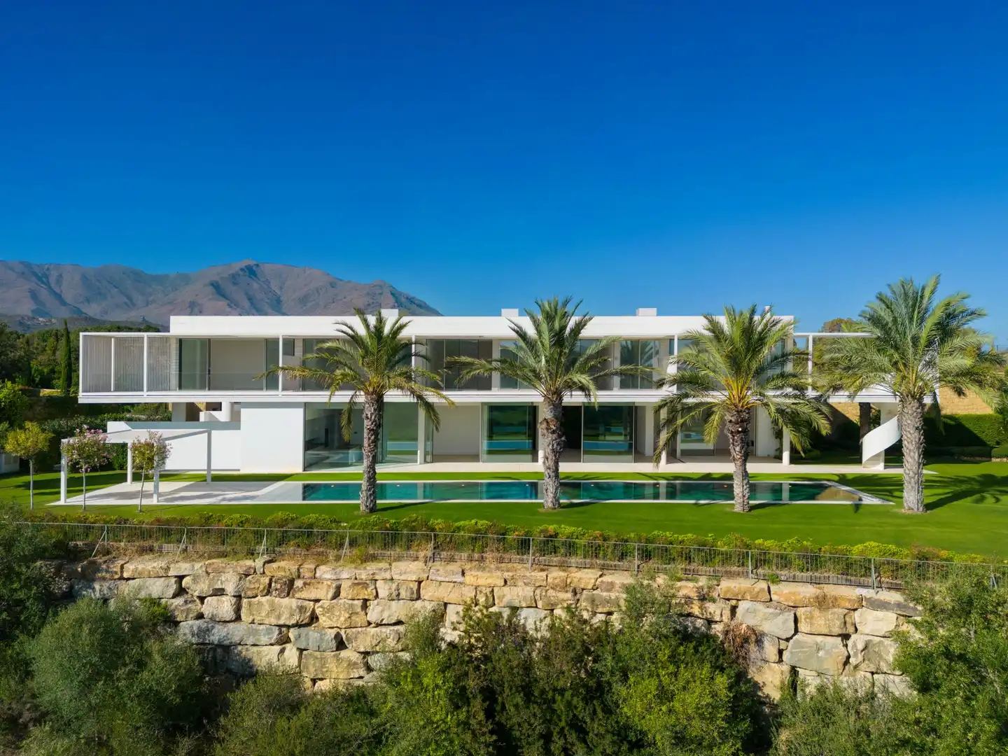 Xalet amb jardí en venda a Casares pueblo