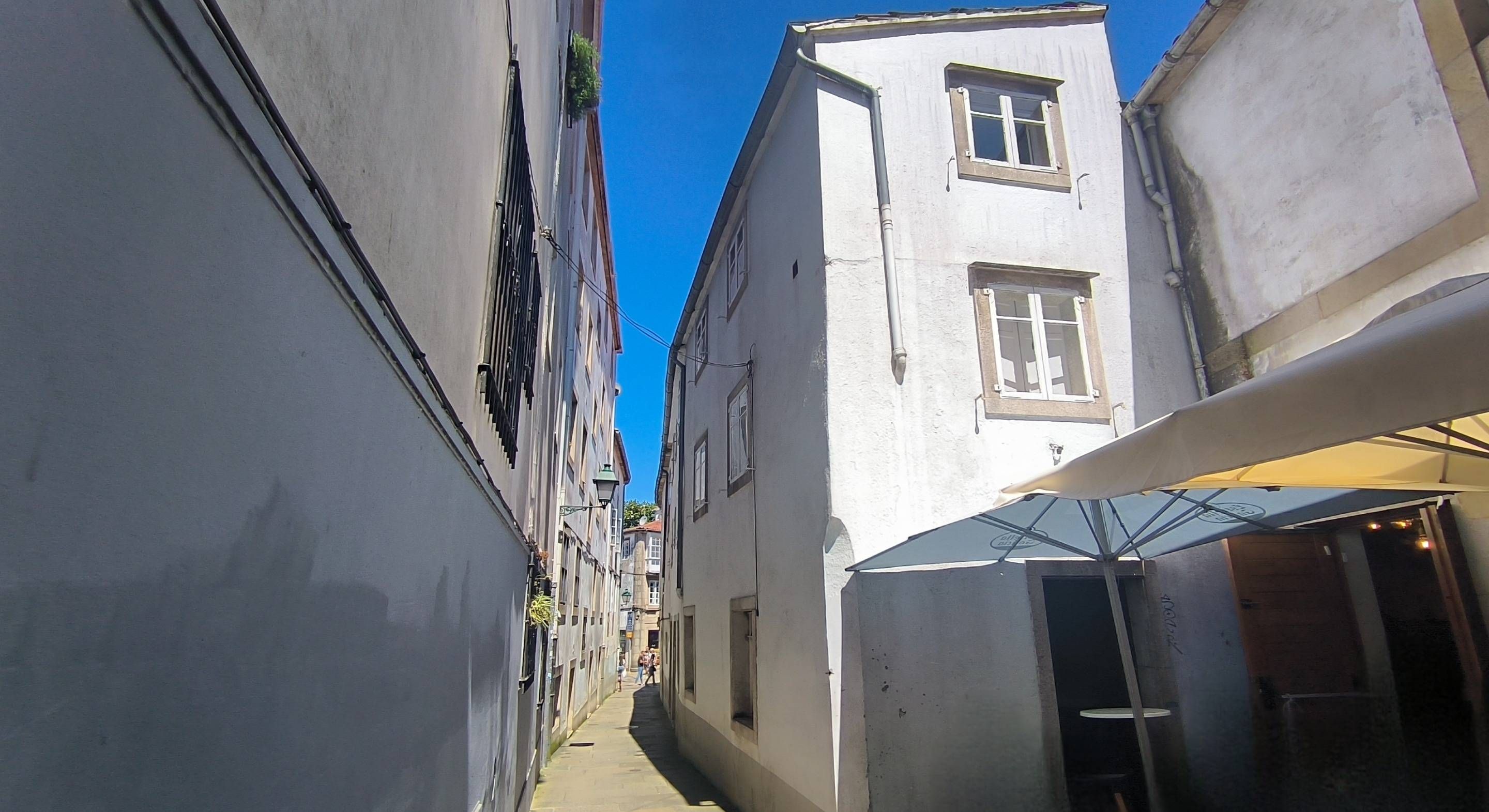 Exterior view of Building for sale in Santiago de Compostela 