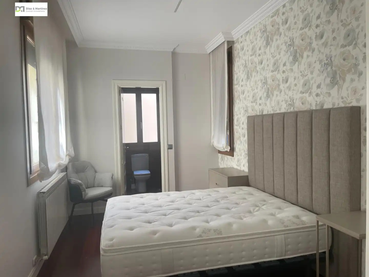 Habitación de Piso en venta en León Capital  con Calefacción, Trastero y Amueblado