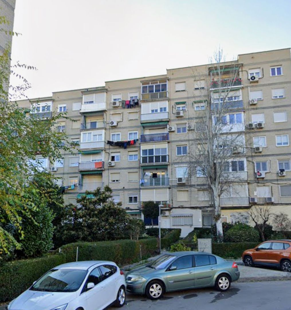 Vista exterior de Apartament en venda en Coslada amb Aire condicionat, Calefacció i Forn