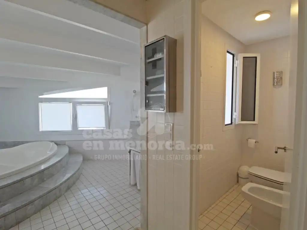 Bany de Casa o xalet en venda en Es Castell amb Aire condicionat, Calefacció i Jardí privat