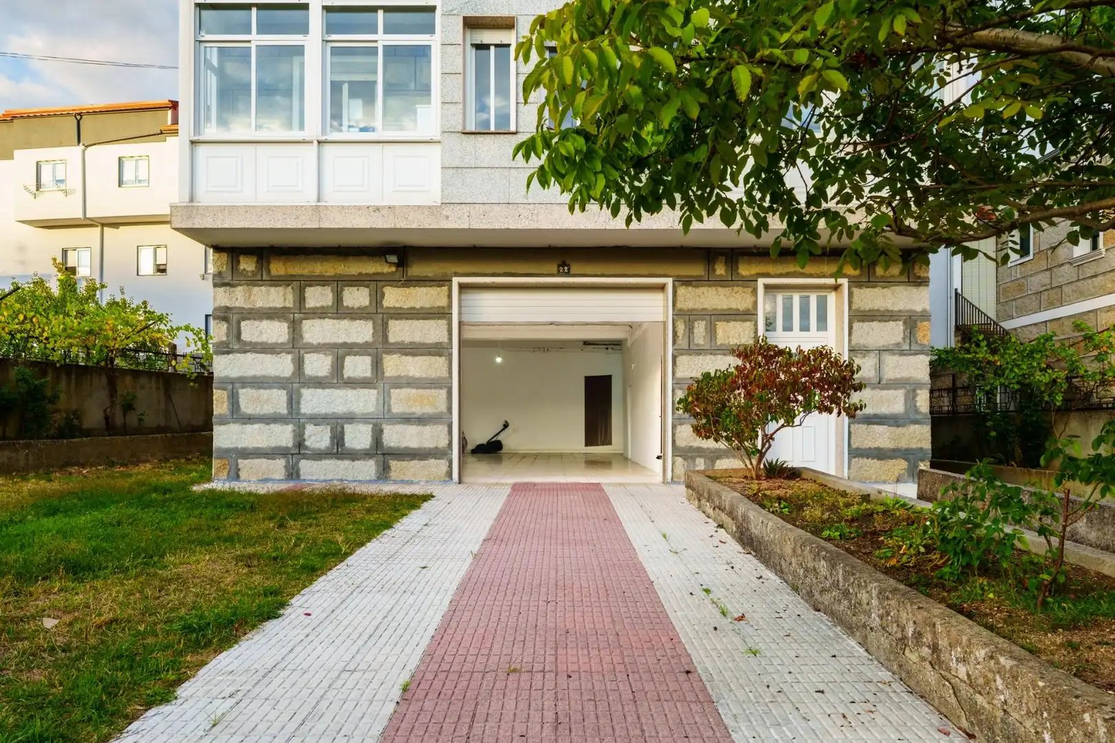 Vista exterior de Casa o chalet en venta en Ourense Capital  con Calefacción, Jardín privado y Balcón