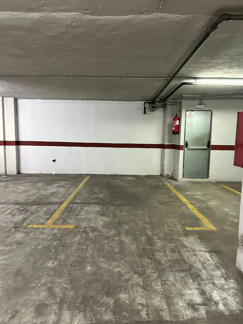 Parking de Piso en venta en Valencia con Aire acondicionado, Trastero y Amueblado