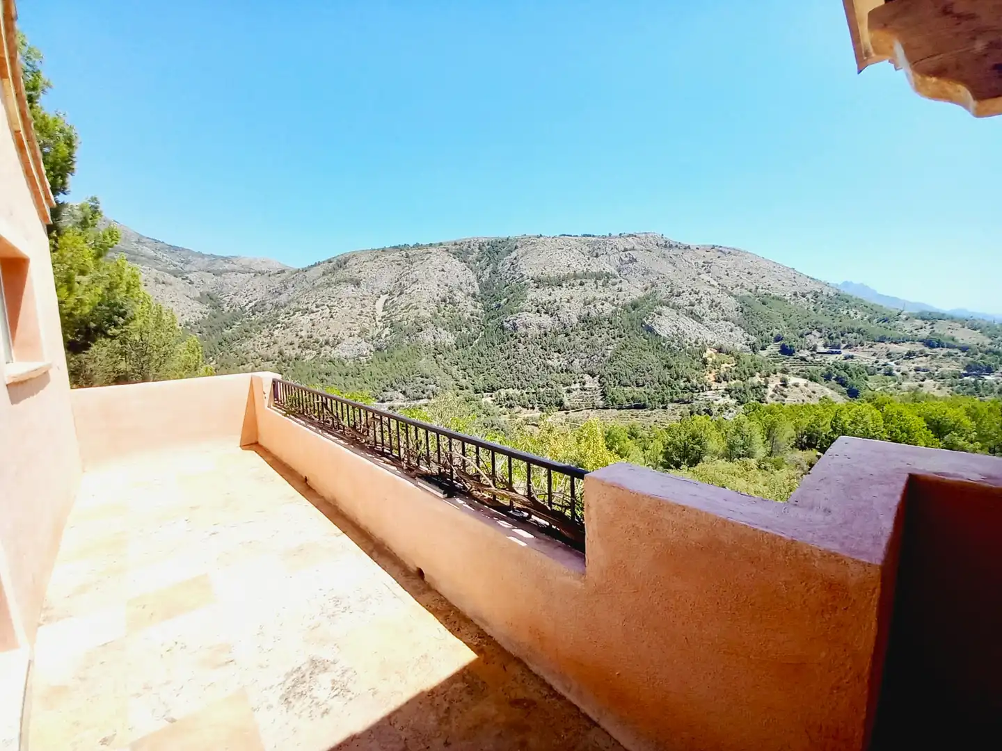 Terrasse von Haus oder Chalet zum Verkauf in El Castell de Guadalest mit Klimaanlage, Privatgarten und Terrasse