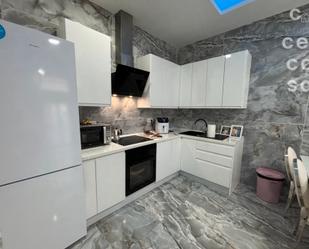 Kitchen of Flat for sale in  Valencia Capital