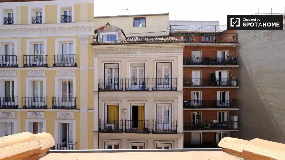Room in Sol